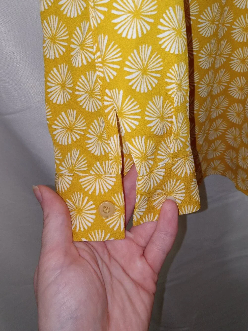 Banana Republic Yellow Floral Blouse NWT Size S Lightweight Preppy Cottagecore